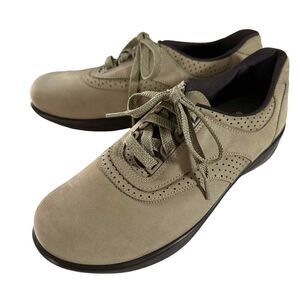NWOB SAS Size 9N Tan Brown Easy Walking Shoes Lace Up Sneakers Made in USA